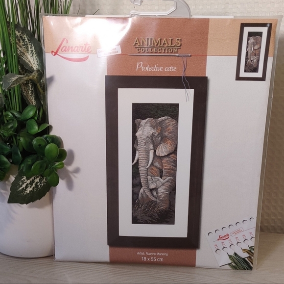 Lanarte Animals Collection Protective Care Counted Cross Stitch - Picture 1 of 3
